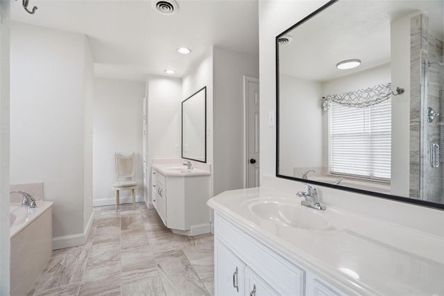 205 Roaring Springs Drive, Joshua, TX 76058