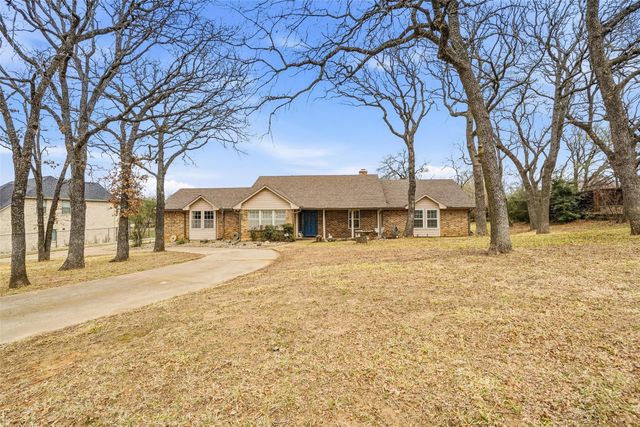205 Roaring Springs Drive, Joshua, TX 76058