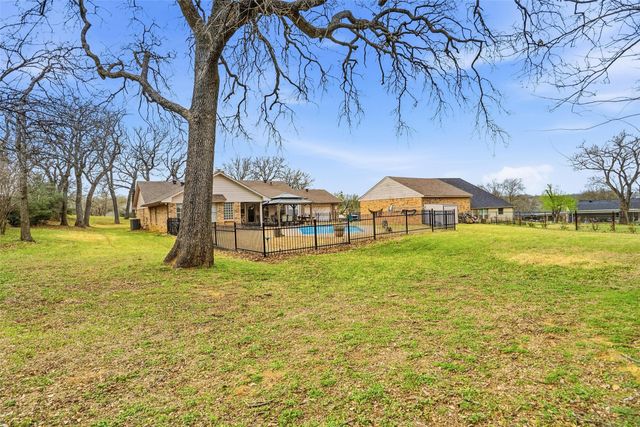 205 Roaring Springs Drive, Joshua, TX 76058