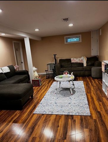 1661 State Rd, Plymouth, MA 02360