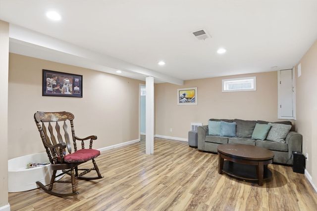 1661 State Rd, Plymouth, MA 02360