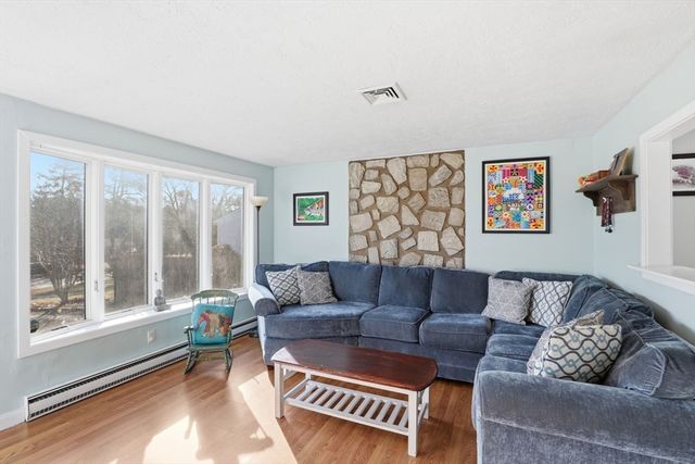 1661 State Rd, Plymouth, MA 02360