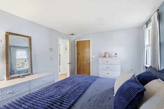 1661 State Rd, Plymouth, MA 02360