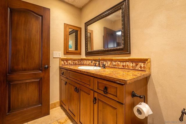 175 Maple Ave 4, Carlsbad, CA 92008