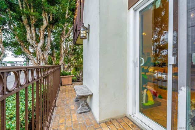 175 Maple Ave 4, Carlsbad, CA 92008