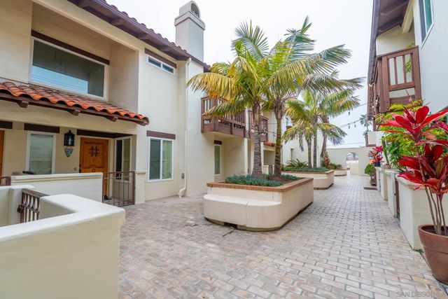 175 Maple Ave 4, Carlsbad, CA 92008