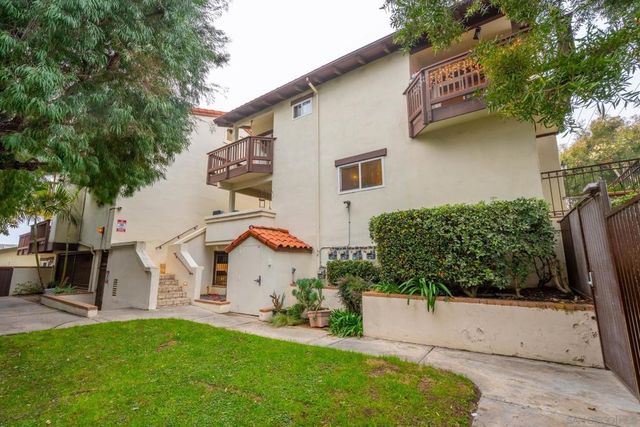 175 Maple Ave 4, Carlsbad, CA 92008