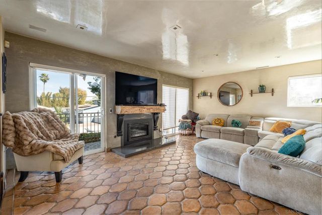 175 Maple Ave 4, Carlsbad, CA 92008