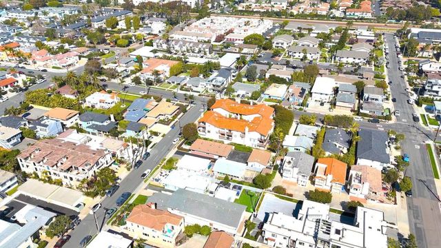 175 Maple Ave 4, Carlsbad, CA 92008