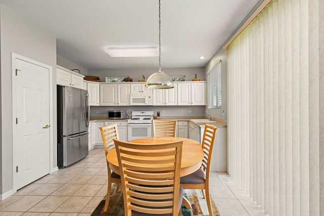 13060 Coventry Lane, Huntley, IL 60142