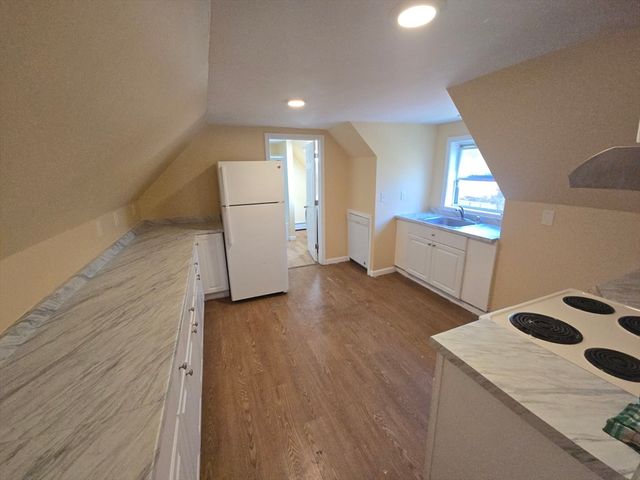 210 County Street B, Taunton, MA 02780