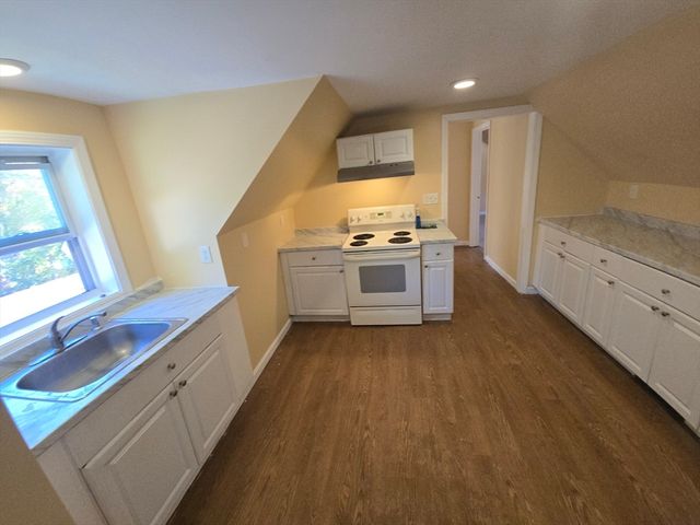 210 County Street B, Taunton, MA 02780