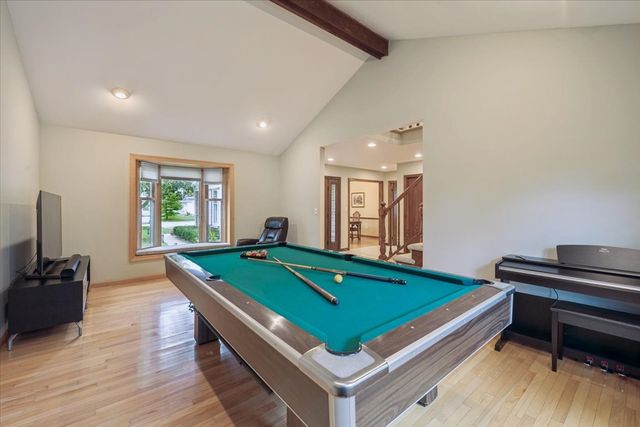 1653 McCraren Road, Highland Park, IL 60035