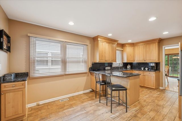 1653 McCraren Road, Highland Park, IL 60035