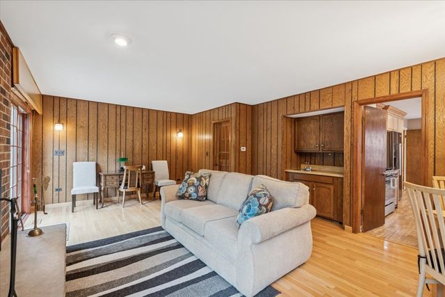 1653 McCraren Road, Highland Park, IL 60035