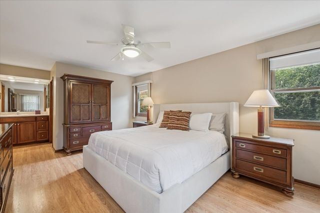 1653 McCraren Road, Highland Park, IL 60035