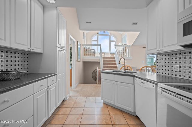 103 N Permuda Wynd Drive, N Topsail Beach, NC 28460