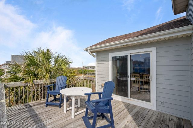103 N Permuda Wynd Drive, N Topsail Beach, NC 28460