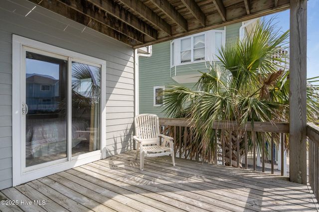 103 N Permuda Wynd Drive, N Topsail Beach, NC 28460