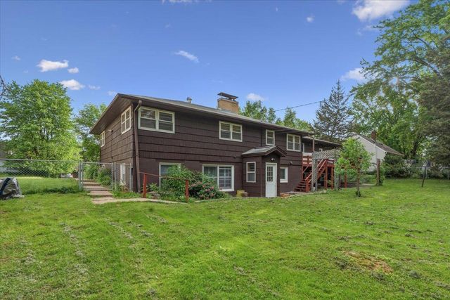 6193 49th Street N, Oakdale, MN 55128