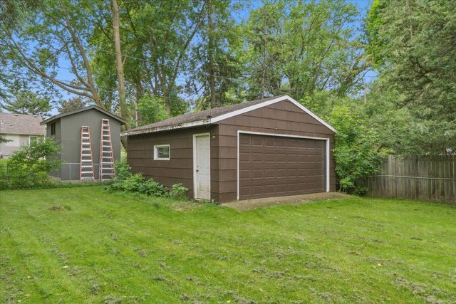 6193 49th Street N, Oakdale, MN 55128