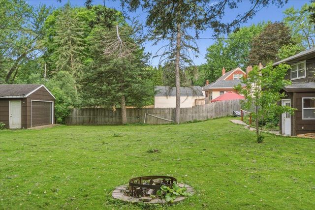 6193 49th Street N, Oakdale, MN 55128