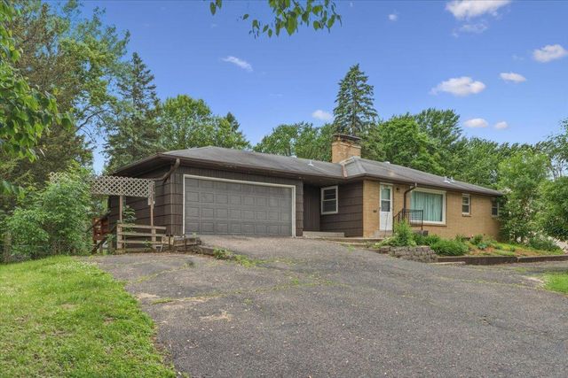 6193 49th Street N, Oakdale, MN 55128