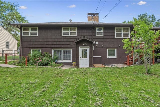 6193 49th Street N, Oakdale, MN 55128