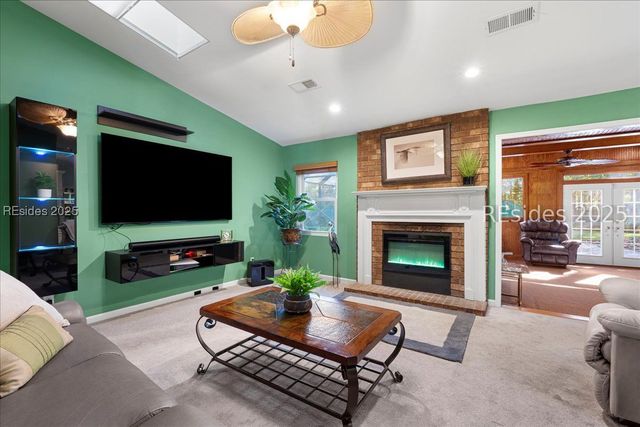 30 Sugaree Dr, Bluffton, SC 29910