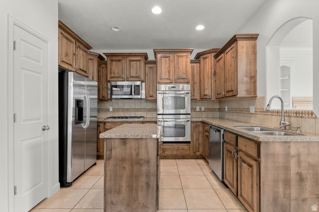 10572 S OZARKS DR, South Jordan, UT 84009 — photo 3