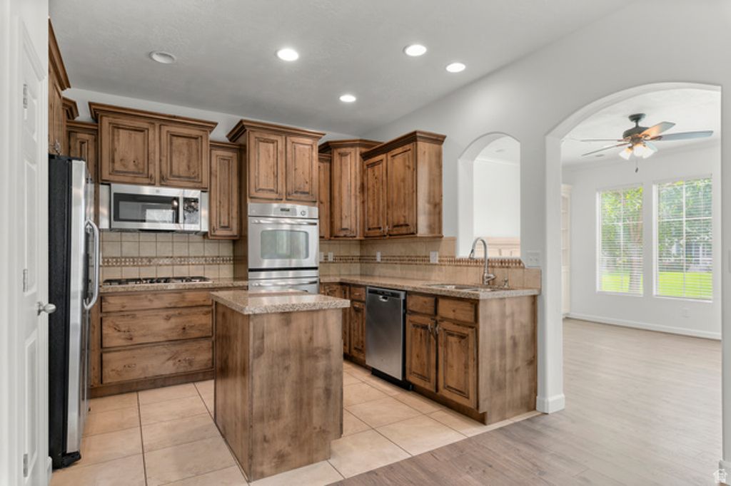 10572 S OZARKS DR, South Jordan, UT 84009 — photo 5