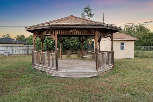 1825 Mahalia Drive, Waco, TX 76705