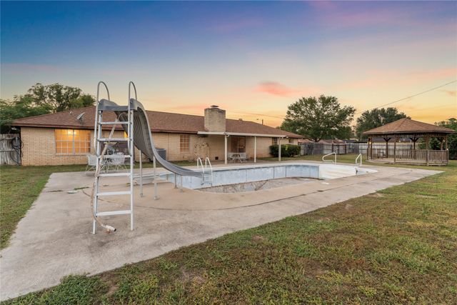 1825 Mahalia Drive, Waco, TX 76705