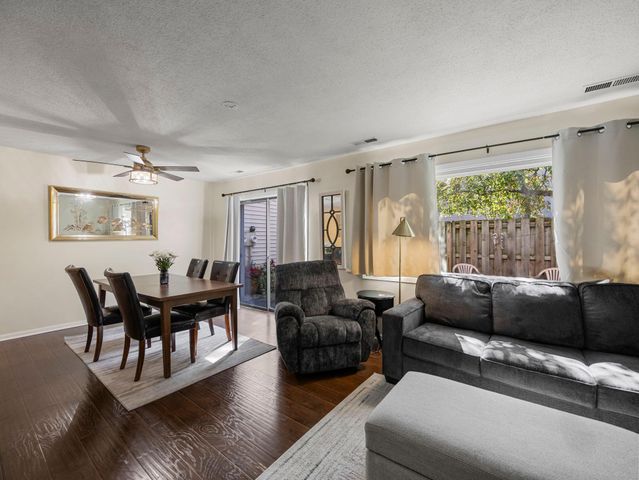 5527 E Bavarian Pass, Fridley, MN 55432