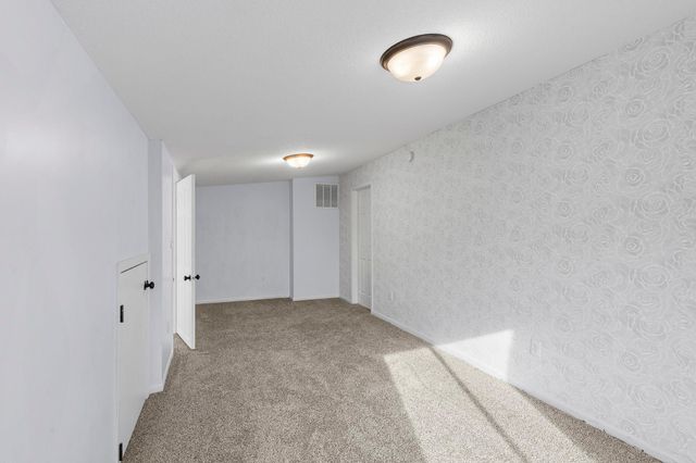 5527 E Bavarian Pass, Fridley, MN 55432