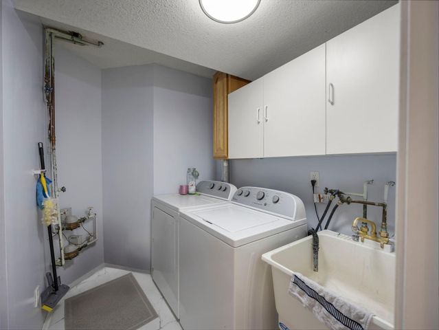 5527 E Bavarian Pass, Fridley, MN 55432