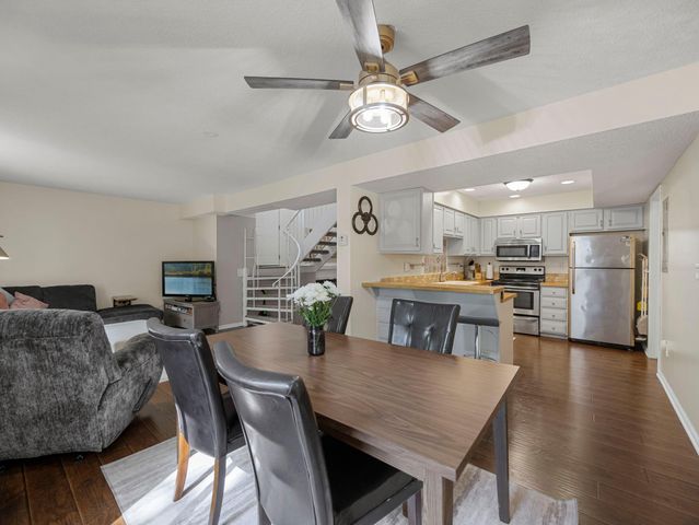 5527 E Bavarian Pass, Fridley, MN 55432