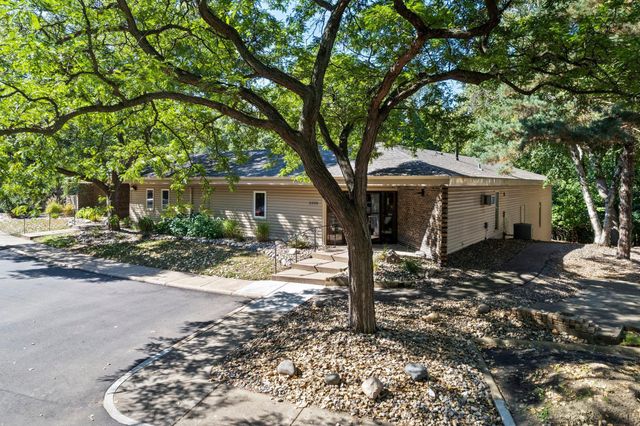 5527 E Bavarian Pass, Fridley, MN 55432