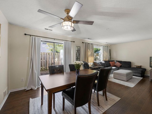 5527 E Bavarian Pass, Fridley, MN 55432