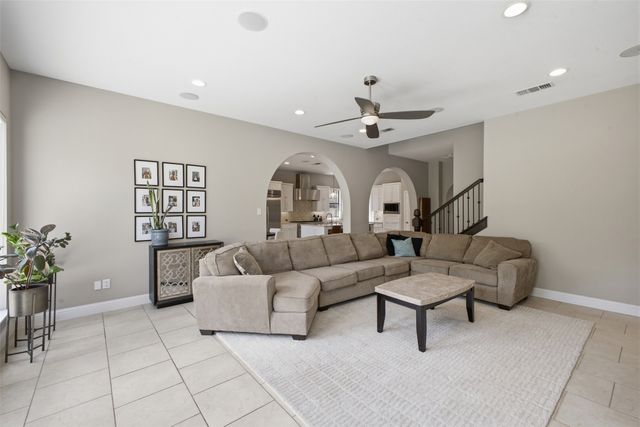 6728 Barcelona, Irving, TX 75039