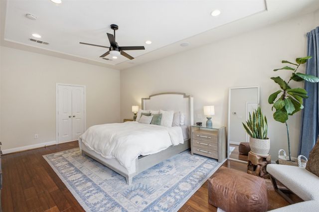 6728 Barcelona, Irving, TX 75039