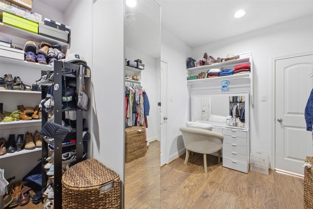 6728 Barcelona, Irving, TX 75039