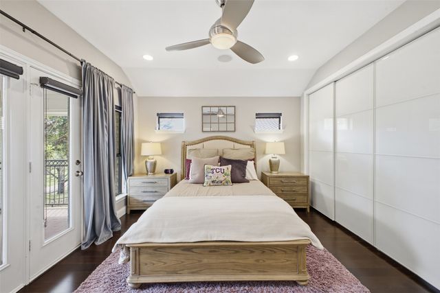 6728 Barcelona, Irving, TX 75039