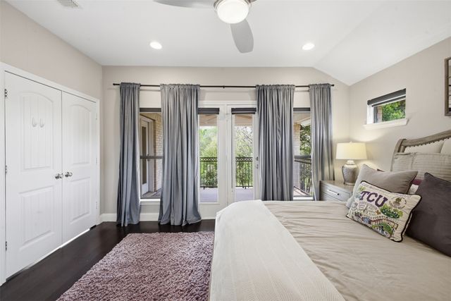 6728 Barcelona, Irving, TX 75039