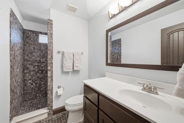 6728 Barcelona, Irving, TX 75039