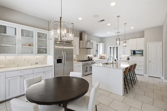 6728 Barcelona, Irving, TX 75039