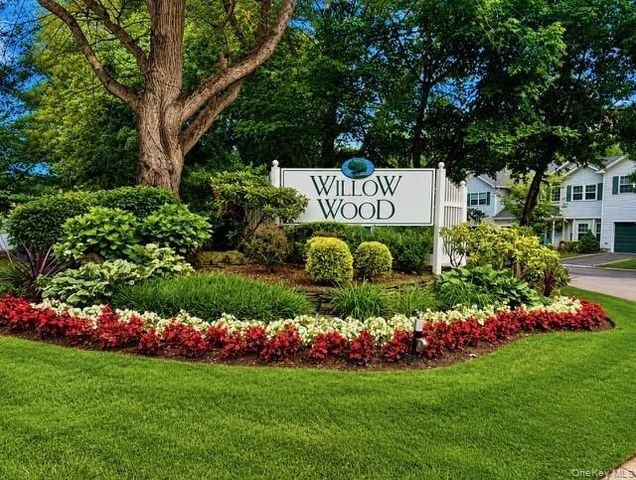 39 Merrimack Road, Smithtown, NY 11787