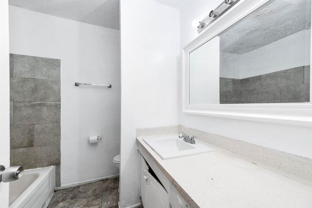 6405 Westward Street 72, Houston, TX 77081