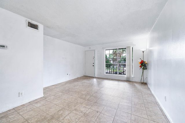 6405 Westward Street 72, Houston, TX 77081