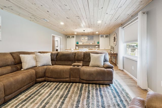 2804 Laurie Avenue, Panama City Beach, FL 32408